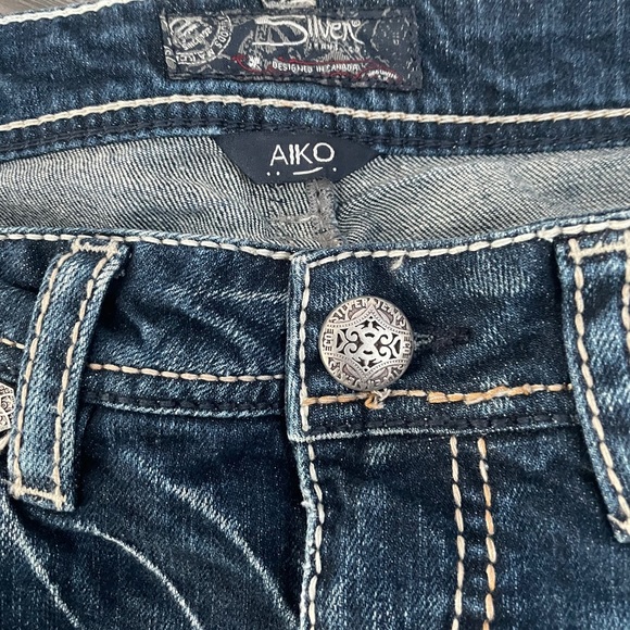 Distressed Silver Brand Aiko cropped jeans - Picture 2 of 4